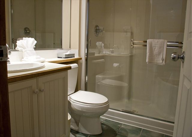 Whistler Aspens on Blackcomb Accommodation 547 Bathroom